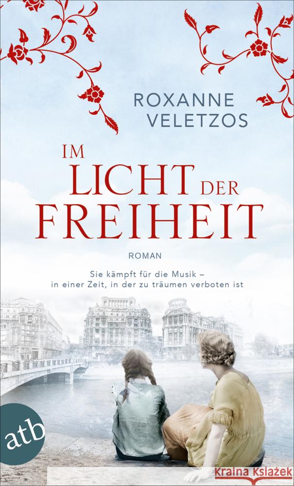 Im Licht der Freiheit : Roman Veletzos, Roxanne 9783746635828 Aufbau TB - książka