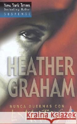 Nunca duermas con extraños Graham, Heather 9788467135916 Top Novel - książka
