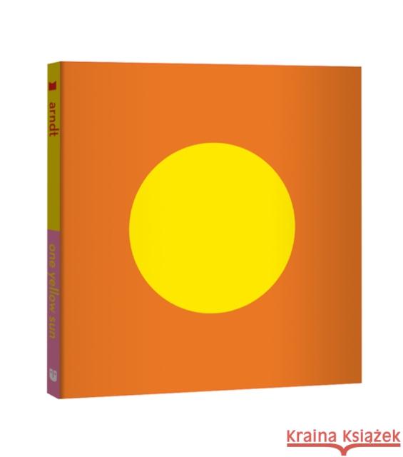 One Yellow Sun Michael Arndt 9781524858179 Andrews McMeel Publishing - książka