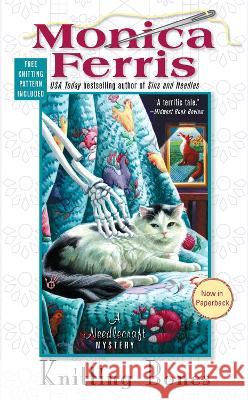 Knitting Bones Monica Ferris 9780425223017 Berkley