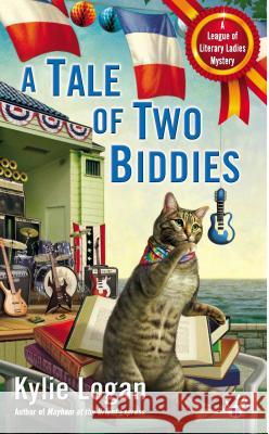 A Tale of Two Biddies Kylie Logan 9780425257760 Berkley Books