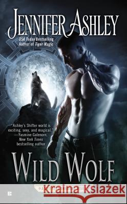 Wild Wolf Ashley, Jennifer 9780425266045 Berkley