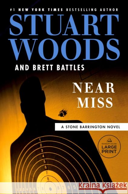 Near Miss Woods, Stuart 9780593632628 Random House Large Print Publishing