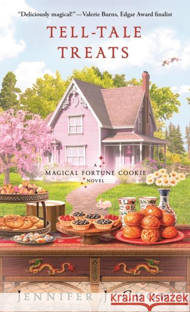 Tell-Tale Treats: A Magical Fortune Cookie Novel Jennifer J. Chow 9781250323279 Minotaur Books