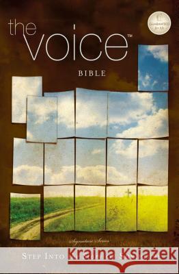 The Voice Bible, Personal Size, Paperback: Step Into the Story of Scripture   9781401678494 