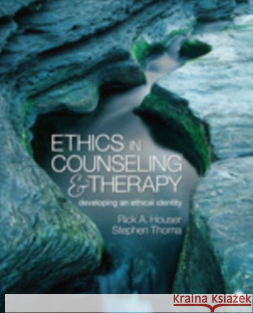 Ethics in Counseling & Therapy: Developing an Ethical Identity Houser, Rick A. 9781412981378 Sage Publications (CA)