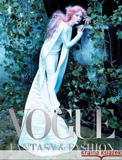 Vogue: Fantasy & Fashion Vogue 9781419733321 Abrams