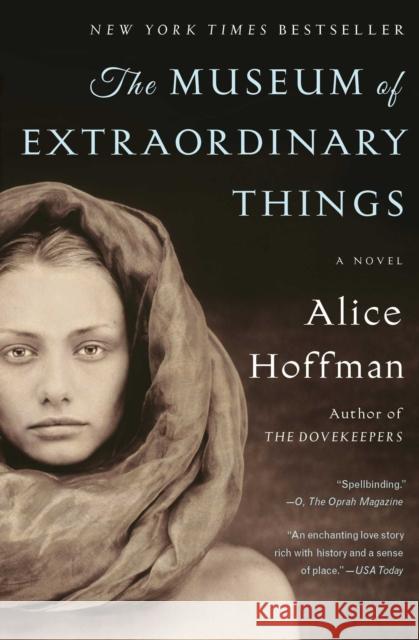 The Museum of Extraordinary Things Alice Hoffman 9781451693577