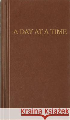 A Day at a Time: Daily Reflections for Recovering People Anonymous 9781568380483 0