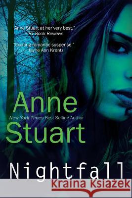 Nightfall Anne Stuart 9781611943382