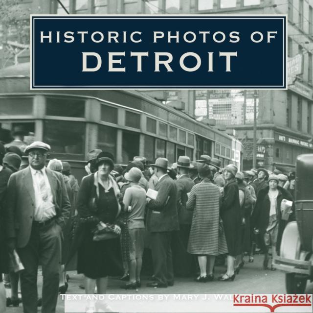 Historic Photos of Detroit  9781683369295 Turner