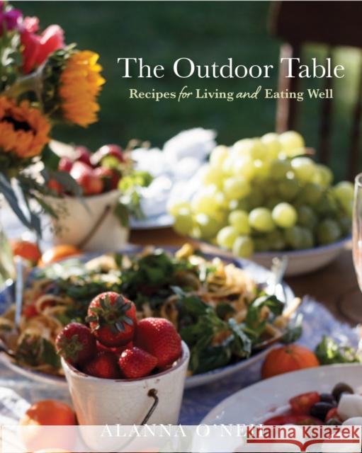 The Outdoor Table Alanna O'Neil 9781684814381 Mango Media