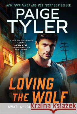 Loving the Wolf Paige Tyler 9781728248813 Sourcebooks Casablanca