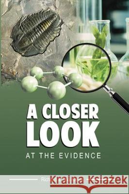 A Closer Look at the Evidence Kleiss, Richard And Tina 9781939456311 Gazelle Book Services Ltd (RJ)
