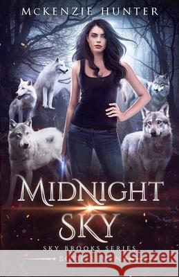 Midnight Sky McKenzie Hunter 9781946457714