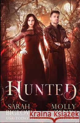 Hunted: Hunted Book 1 Biglow, Sarah 9781952404085 Cayelle Publishing/Spectral