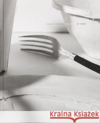 Objects at Hand  9798890180124 Radius Books