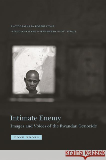 Intimate Enemy : Images and Voices of the Rwandan Genocide - stan bdb 9781890951634