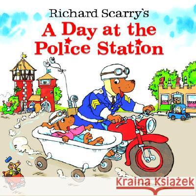 A Day at the Police Station Richard Scarry 9780375828225 Golden Books - książka