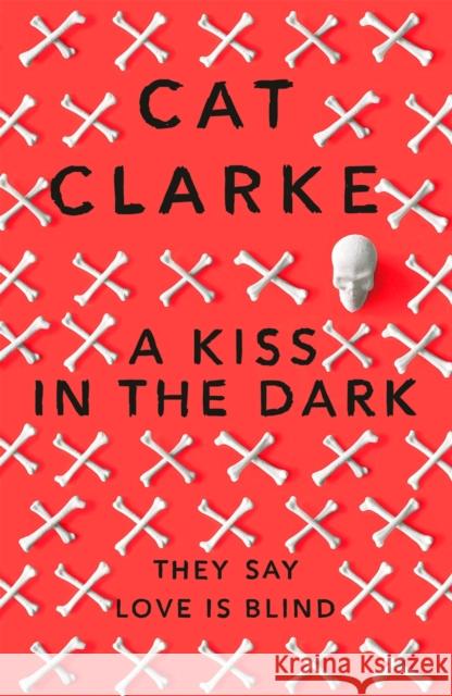 A Kiss in the Dark Cat Clarke 9781780870472 Quercus Publishing Childrens - książka