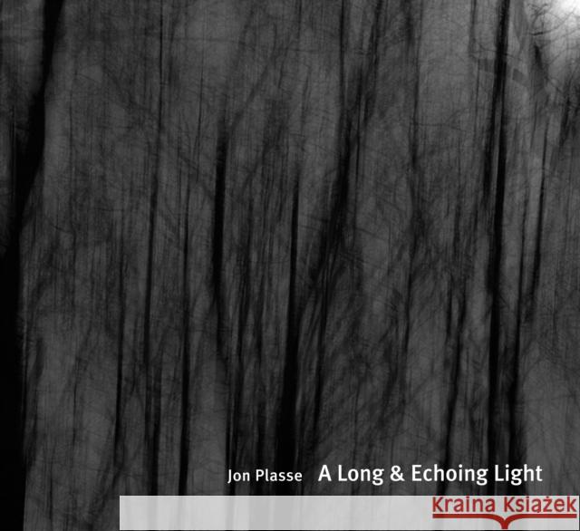 A Long and Echoing Light: Notes from a Pandemic Jon Plasse 9781954119116 Daylight Books - książka