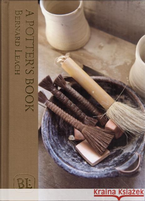 A Potter's Book Bernard Leach 9781910065167 Unicorn Publishing Group - książka