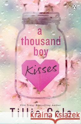 A Thousand Boy Kisses: The unforgettable love story and TikTok sensation Tillie Cole 9781405955317 Penguin Books Ltd - książka