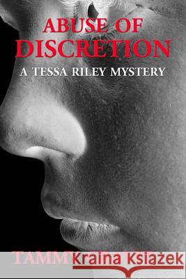 Abuse of Discretion Tammy Cravit 9781467910507 Createspace - książka