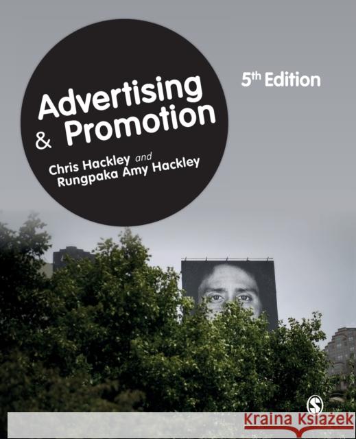 Advertising and Promotion Chris Hackley Rungpaka Amy Hackley 9781529718508 SAGE Publications Ltd - książka