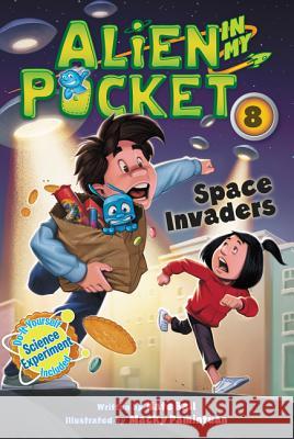 Alien in My Pocket #8: Space Invaders Nate Ball Macky Pamintuan 9780062370914 HarperCollins - książka