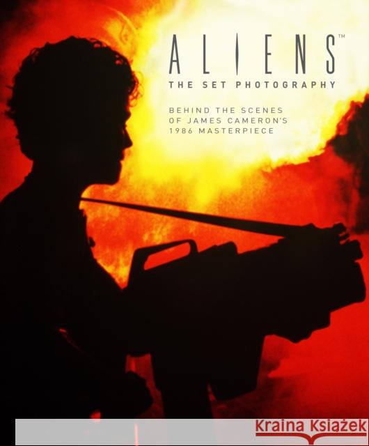 Aliens: The Set Photography: Behind the Scenes of James Cameron's 1986 Masterpiece Simon Ward 9781785651496 Titan Books Ltd - książka