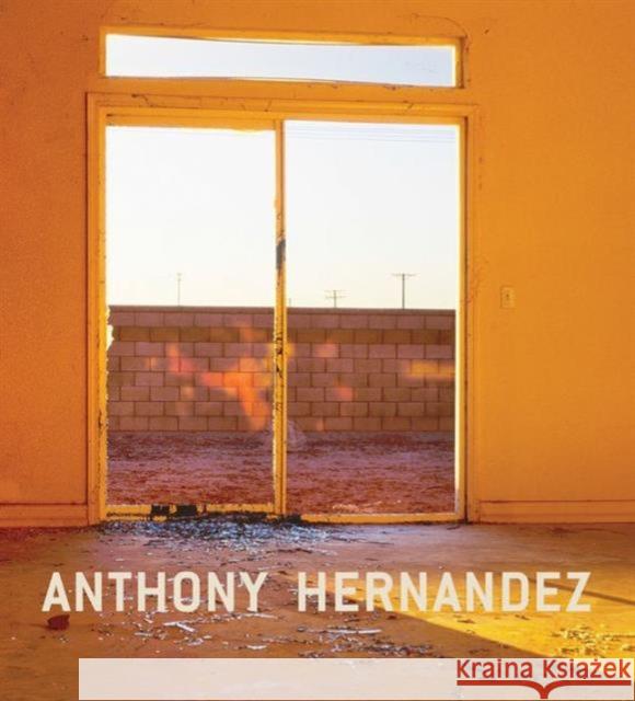 Anthony Hernandez Anthony Hernandez 9781942884019 D.A.P./Sfmoma - książka