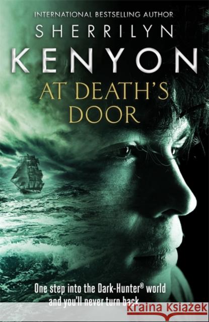 At Death's Door Sherrilyn Kenyon 9780349412245 Little, Brown Book Group - książka