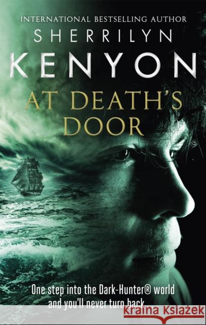 At Death's Door Sherrilyn Kenyon 9780349412269 Little, Brown Book Group - książka