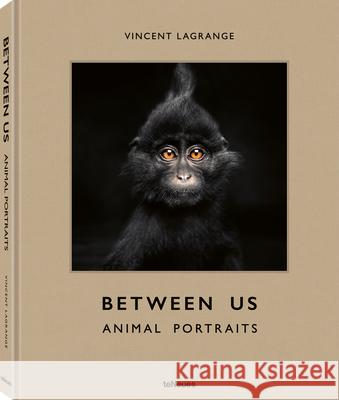 Between Us: Animal Portraits  9783961714988 teNeues Publishing UK Ltd - książka