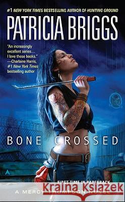 Bone Crossed Briggs Patricia 9780441018369 Ace Books - książka