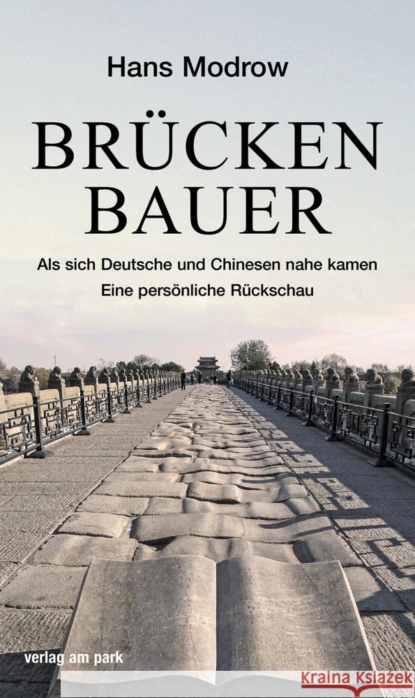 Brückenbauer Modrow, Hans 9783947094875 Verlag am Park - książka