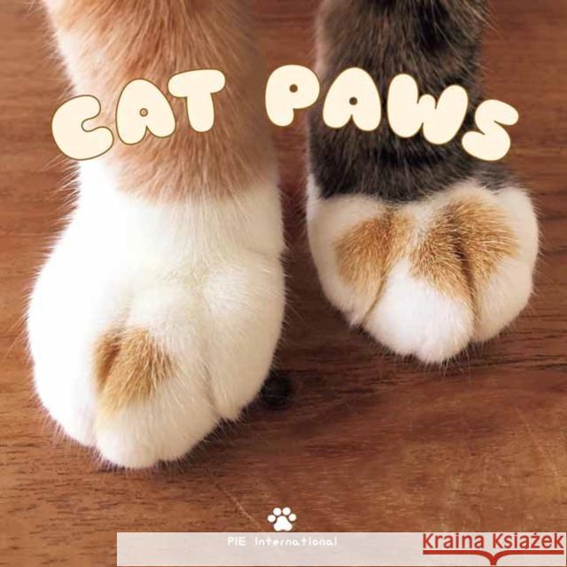 Cat Paws Pie International 9784756250810 Pie International Co., Ltd. - książka