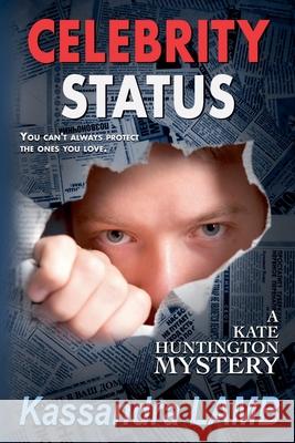Celebrity Status Kassandra Lamb 9781947287631 Misterio Press - książka