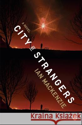 City of Strangers Ian MacKenzie 9780143115786 Penguin Books - książka