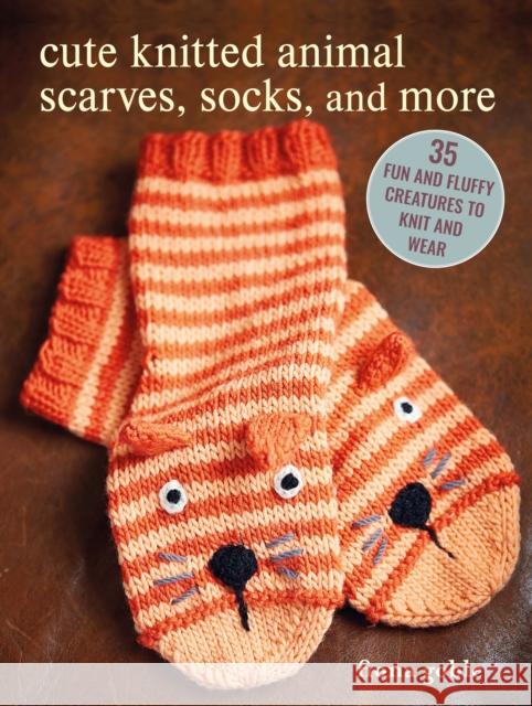 Cute Knitted Animal Scarves, Socks, and More: 35 Fun and Fluffy Creatures to Knit and Wear Fiona Goble 9781800653184 Ryland, Peters & Small Ltd - książka