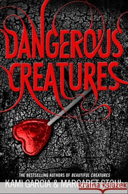 Dangerous Creatures (Book 1) Kami Garcia 9780141354101 PUFFIN - książka