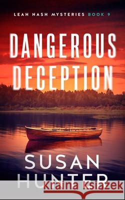 Dangerous Deception Susan Hunter 9781648754616 Severn River Publishing - książka