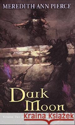 Dark Moon Meredith Ann Pierce 9780142500576 Firebird - książka