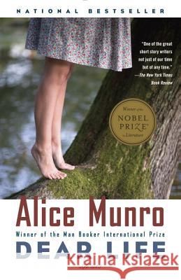 Dear Life: Stories Alice Munro 9780307743725 Vintage Books - książka