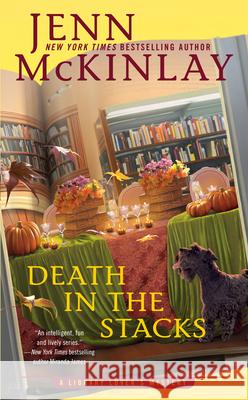 Death in the Stacks Jenn McKinlay 9780451488633 Berkley Books - książka