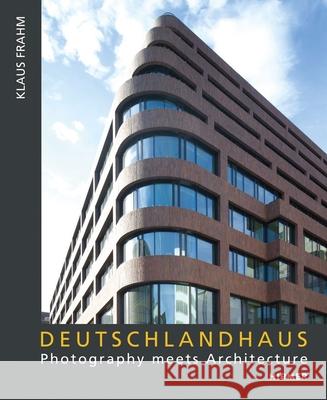 Deutschlandhaus: Photography meets Architecture Klaus Frahm 2024 – Fritz Block 1930  9783777446677 Hirmer Verlag - książka