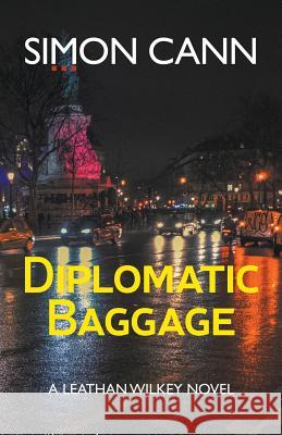 Diplomatic Baggage Simon Cann 9781910398142 Coombe Hill Publishing - książka