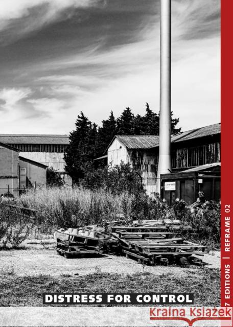 Distress for Control Red Box Photography   9781912528349 5 X 7 Editions - książka