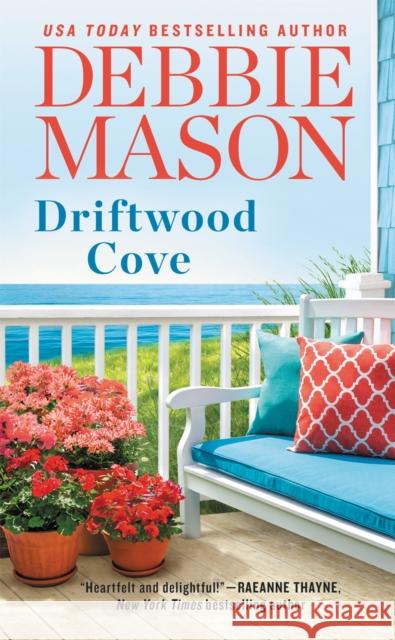 Driftwood Cove: Two Stories for the Price of One Debbie Mason 9781538744178 Forever - książka